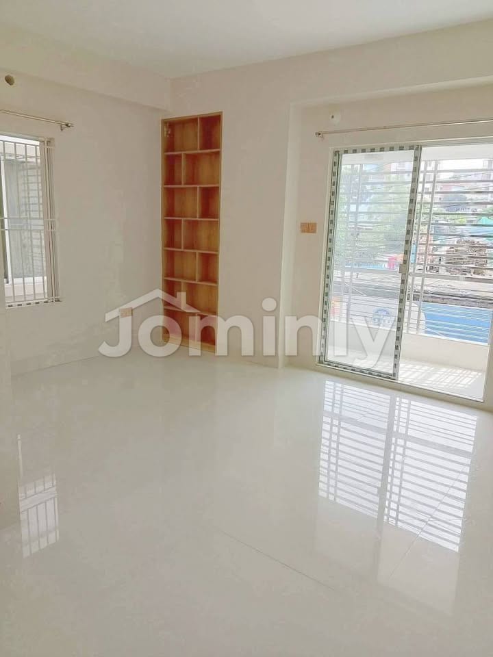 Luxurious 1,500 Sft Corner Flat at Mirpur-1
