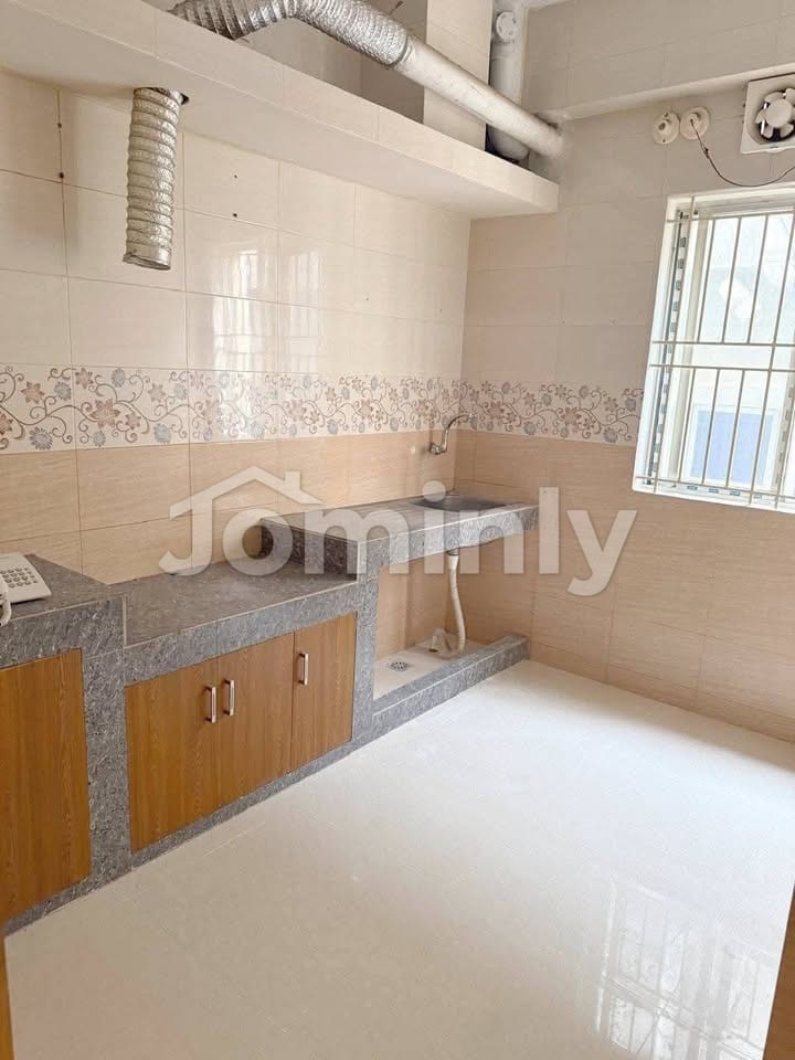 Luxurious 1,500 Sft Corner Flat at Mirpur-1 - 4