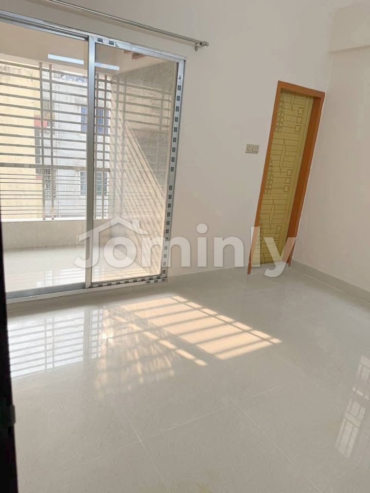 Luxurious 1,500 Sft Corner Flat at Mirpur-1 - 5