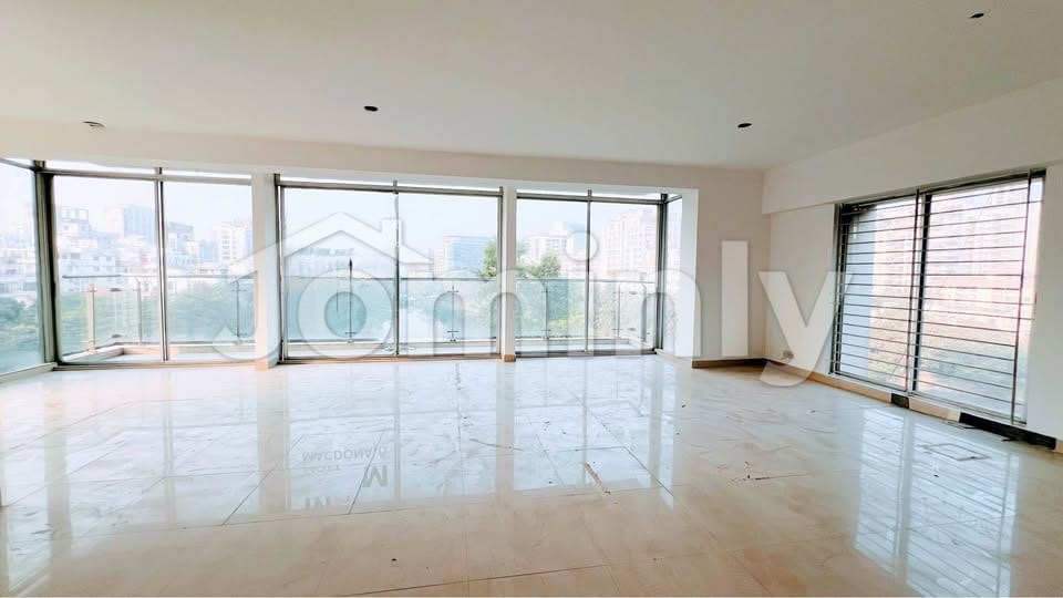 Expansive 6,000 sq. ft. Premium Office Space in Banani | 4 Dedicated Parking Spaces - 3