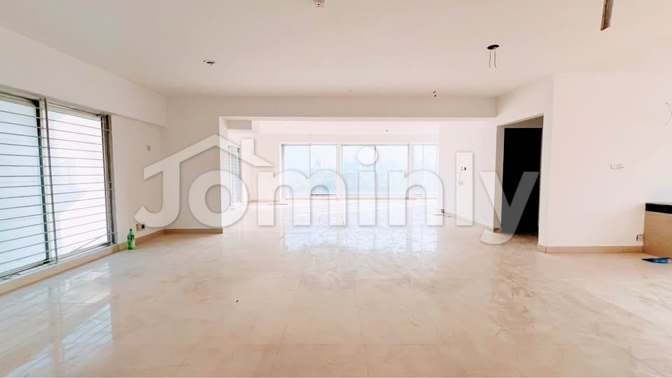 Expansive 6,000 sq. ft. Premium Office Space in Banani | 4 Dedicated Parking Spaces - 4