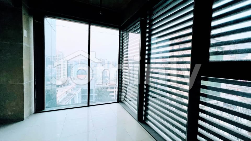 Premium 3,400 sq. ft. Corporate Workspace in Gulshan | 13th Floor Avenue View