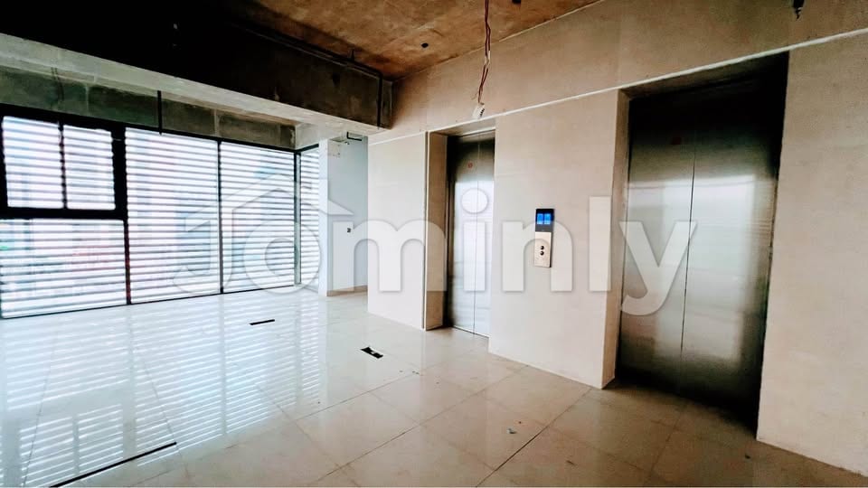Premium 3,400 sq. ft. Corporate Workspace in Gulshan | 13th Floor Avenue View - 3