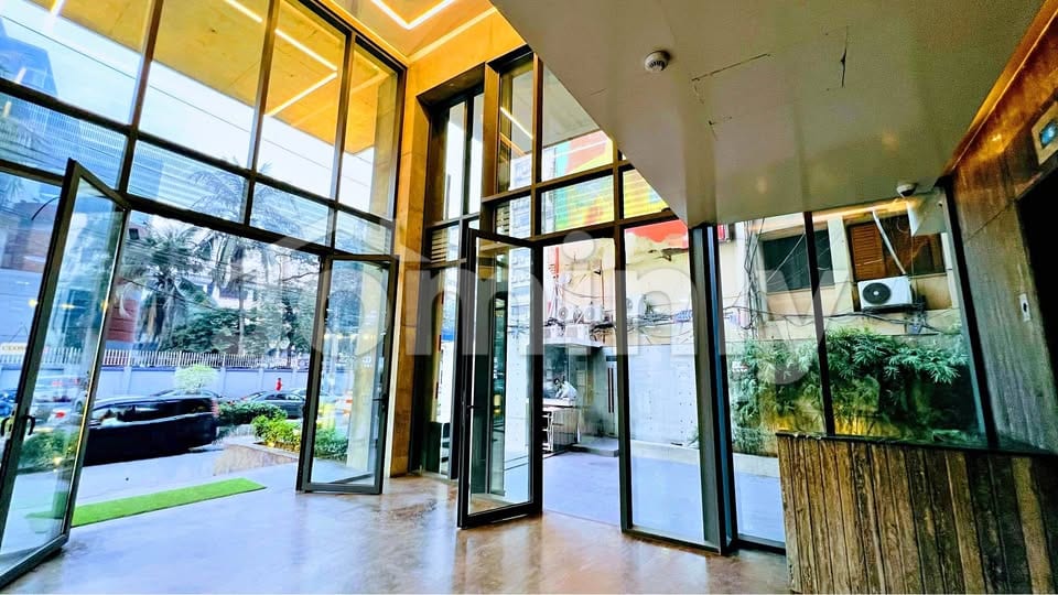 Premium 3,400 sq. ft. Corporate Workspace in Gulshan | 13th Floor Avenue View - 4