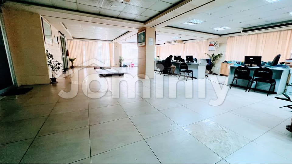 Prime 3,100 sq. ft. 1st Floor Commercial Space in Banani - 2