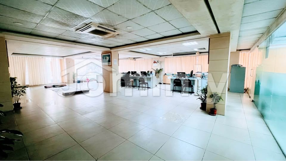 Prime 3,100 sq. ft. 1st Floor Commercial Space in Banani - 3
