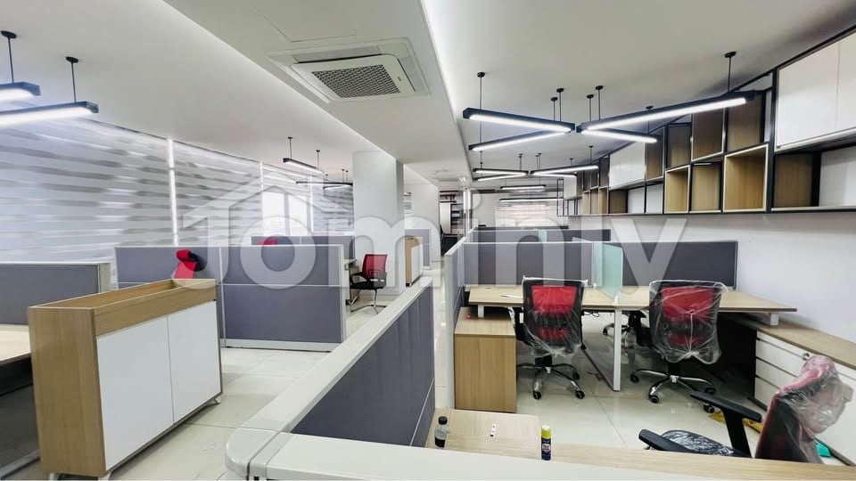 Modern 3,150 sq. ft. Fully Furnished Office in Banani | 24/7 Operational - 2
