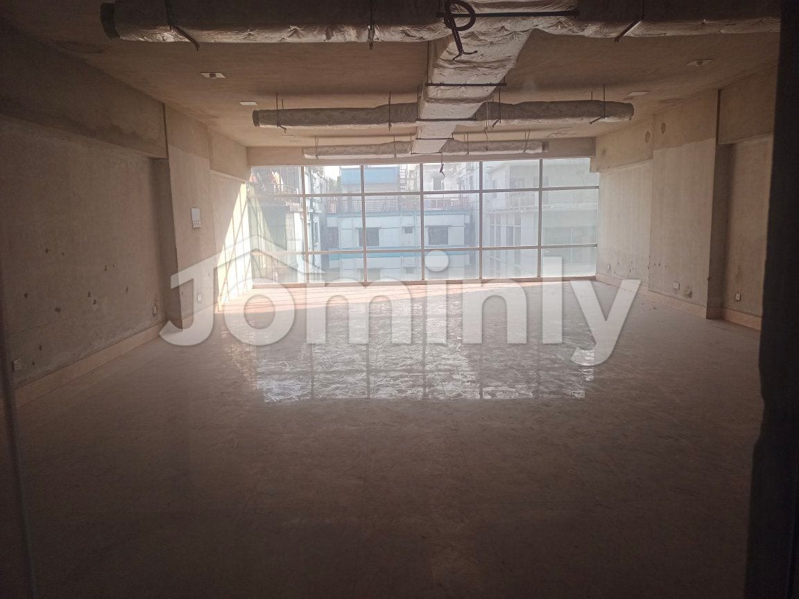 Spacious 6,000 Sft Premium Office Floor for Rent at Nikunja-2