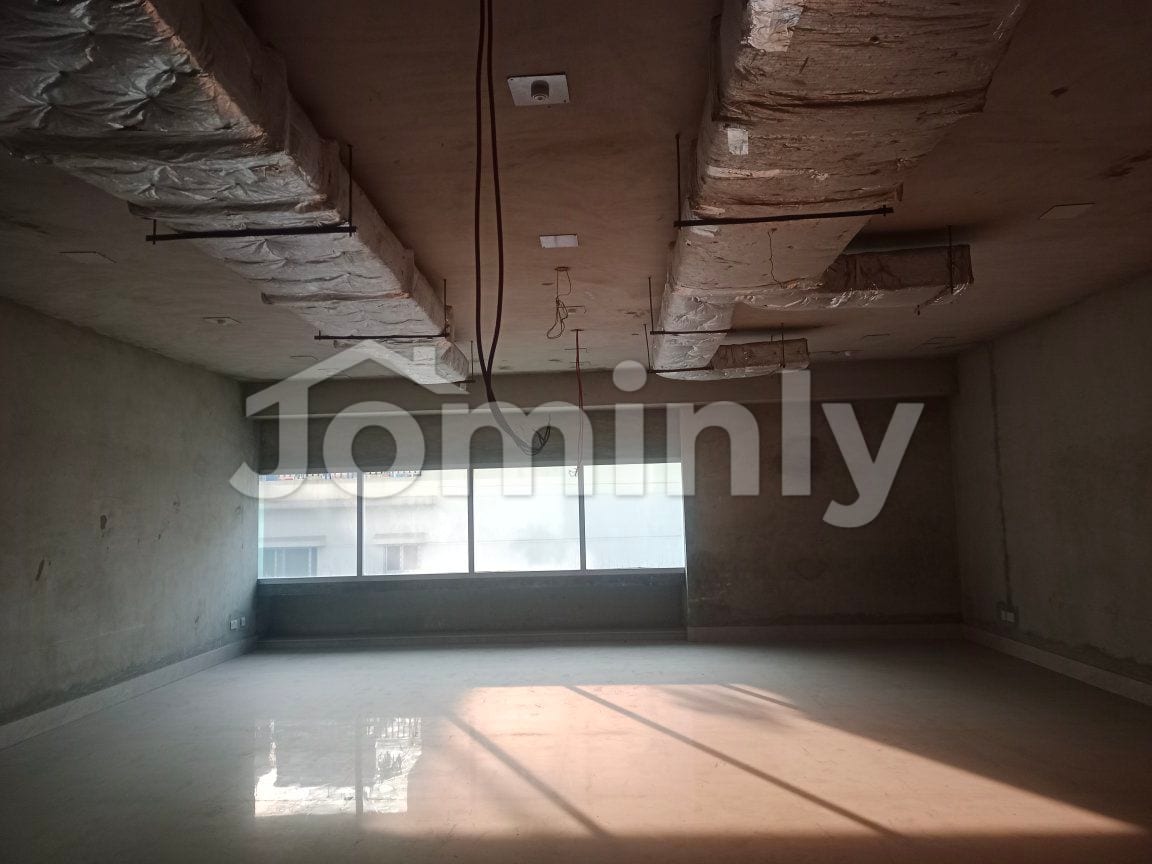 Spacious 6,000 Sft Premium Office Floor for Rent at Nikunja-2 - 3
