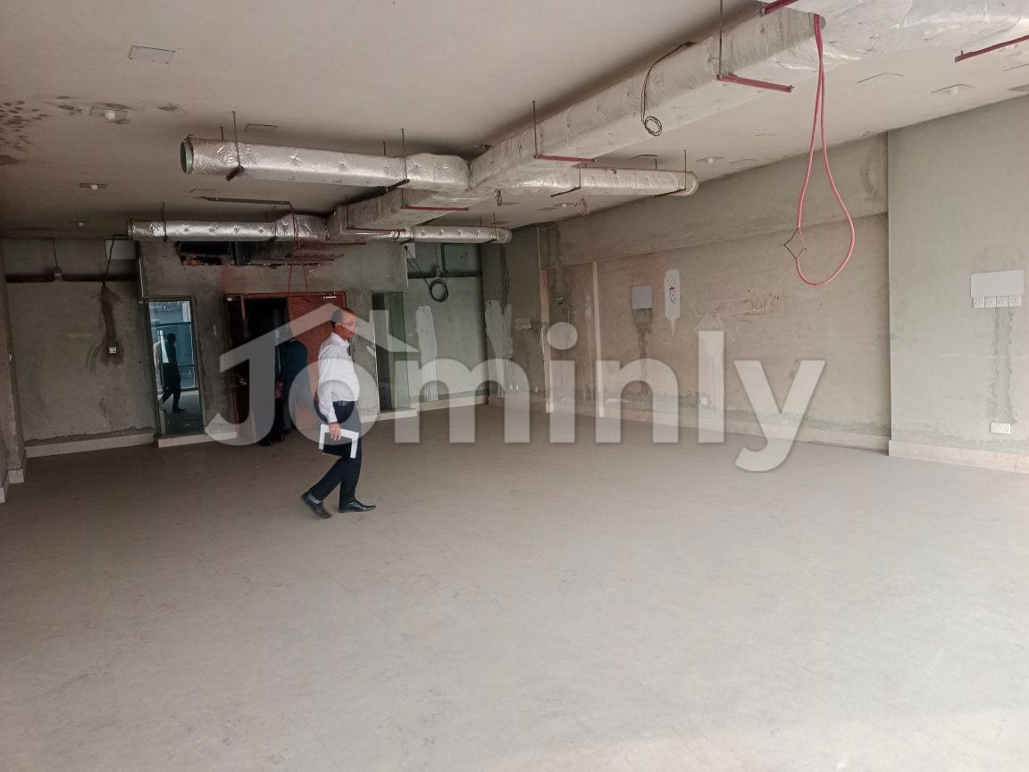 Spacious 6,000 Sft Premium Office Floor for Rent at Nikunja-2 - 4