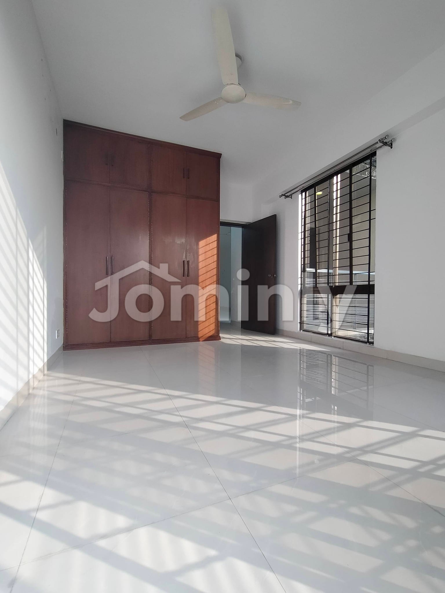 1,800 sq. ft. Front-Side Family Apartment in Banani Prime Location