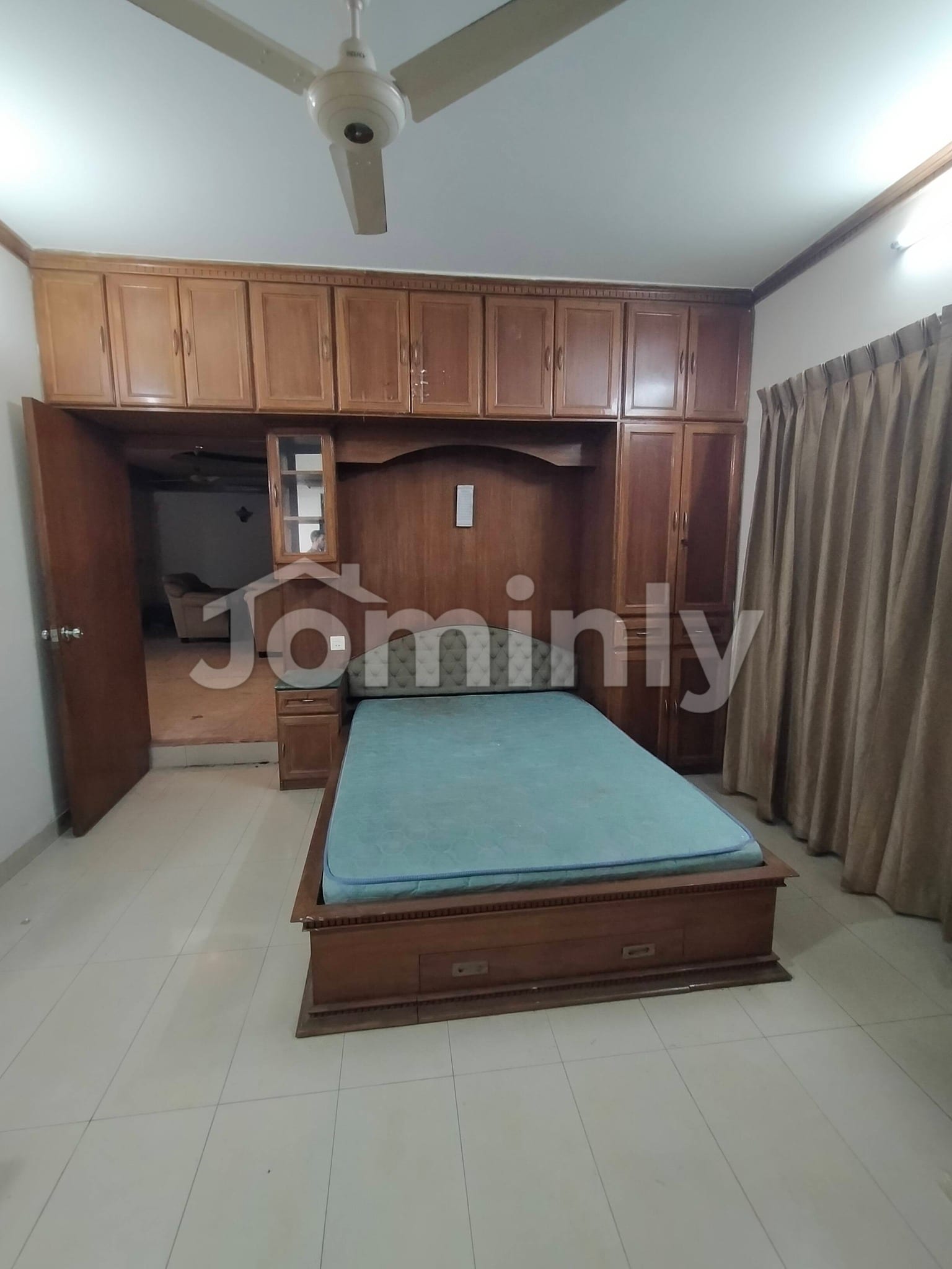 2,300 sq. ft. Fully Furnished Family Apartment in Baridhara Diplomatic Zone - 3