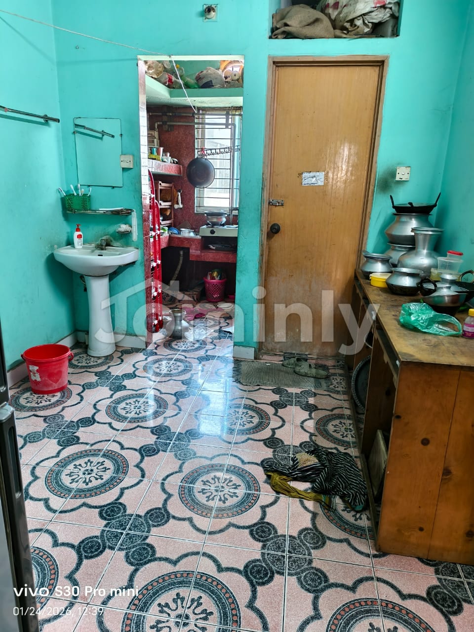 Cozy 850 Sft 2-Bedroom Corner Flat for Sale at Kazipara, Dhaka - 3