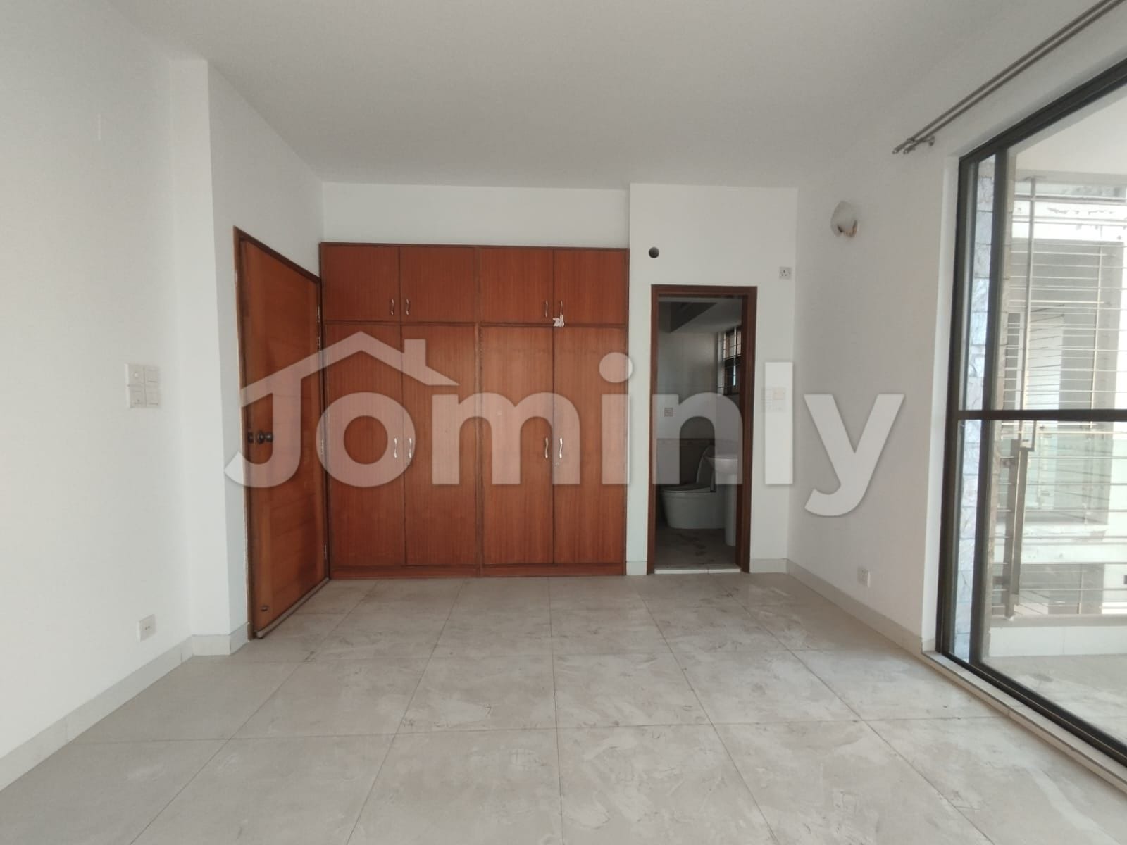 Grand 3,200 sq. ft. Unfurnished Residence in Gulshan | Ultra-Spacious Family Home - 4
