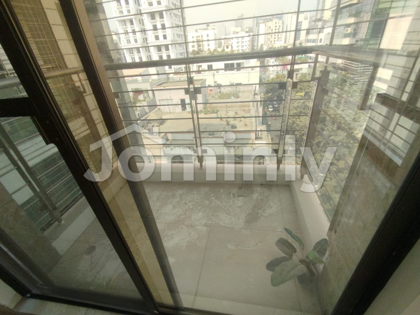 Grand 3,200 sq. ft. Unfurnished Residence in Gulshan | Ultra-Spacious Family Home - 5