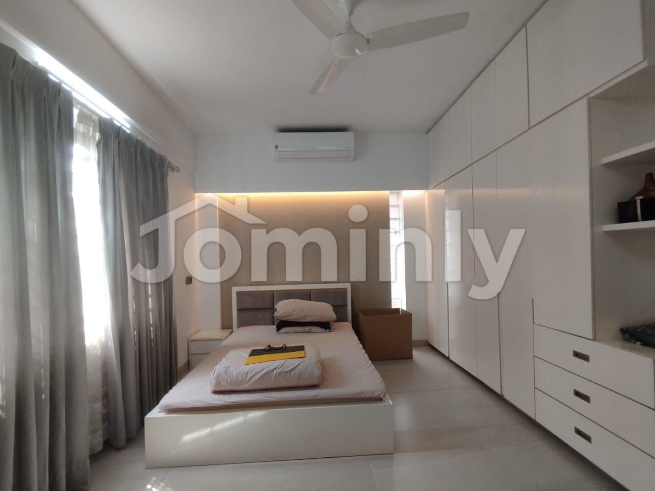 Exquisite 3,300 sq. ft. Fully Furnished Residency in Baridhara Diplomatic Zone - 4