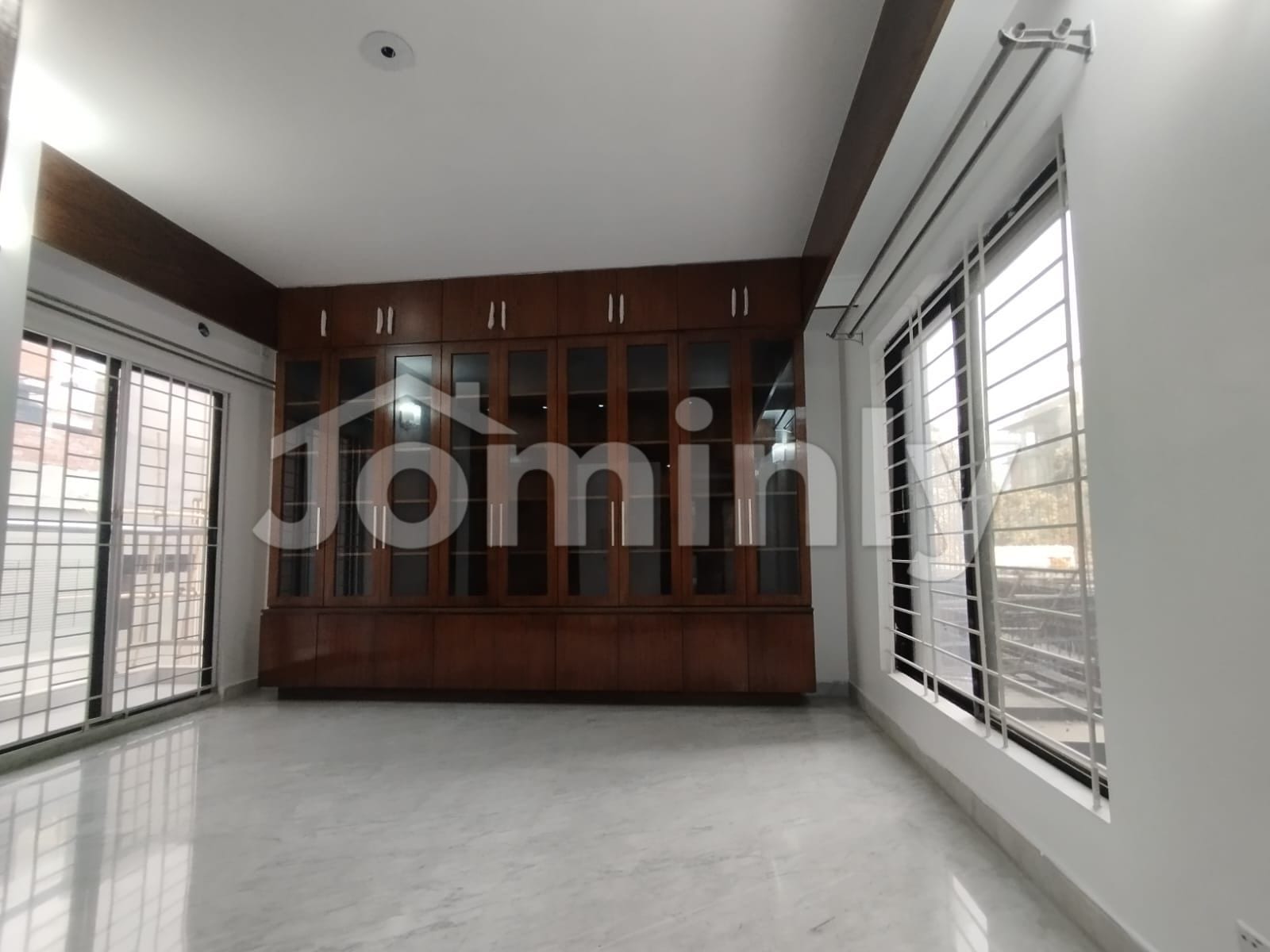 Grand 3,300 sq. ft. Unfurnished Residency in Baridhara Diplomatic Zone - 4