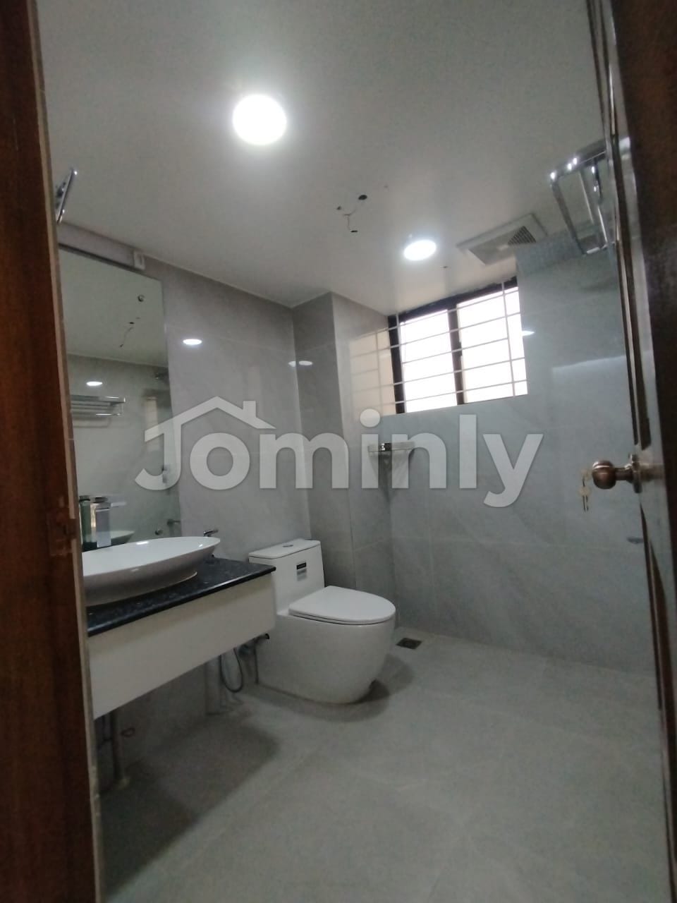 Grand 3,300 sq. ft. Unfurnished Residency in Baridhara Diplomatic Zone - 5
