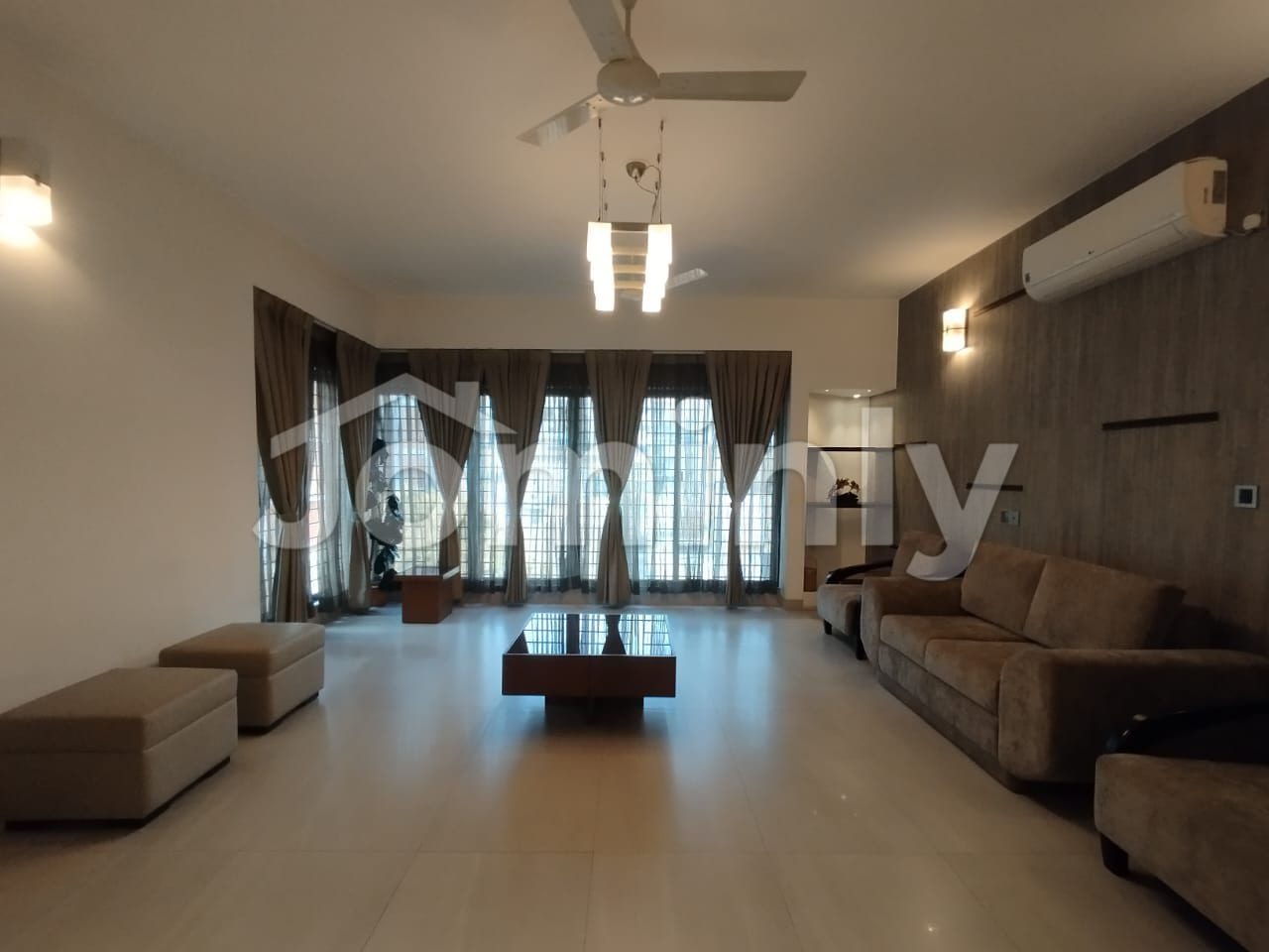 Elite 3,500 SFT Semi-Furnished Residence for Rent in Baridhara Diplomatic Zone