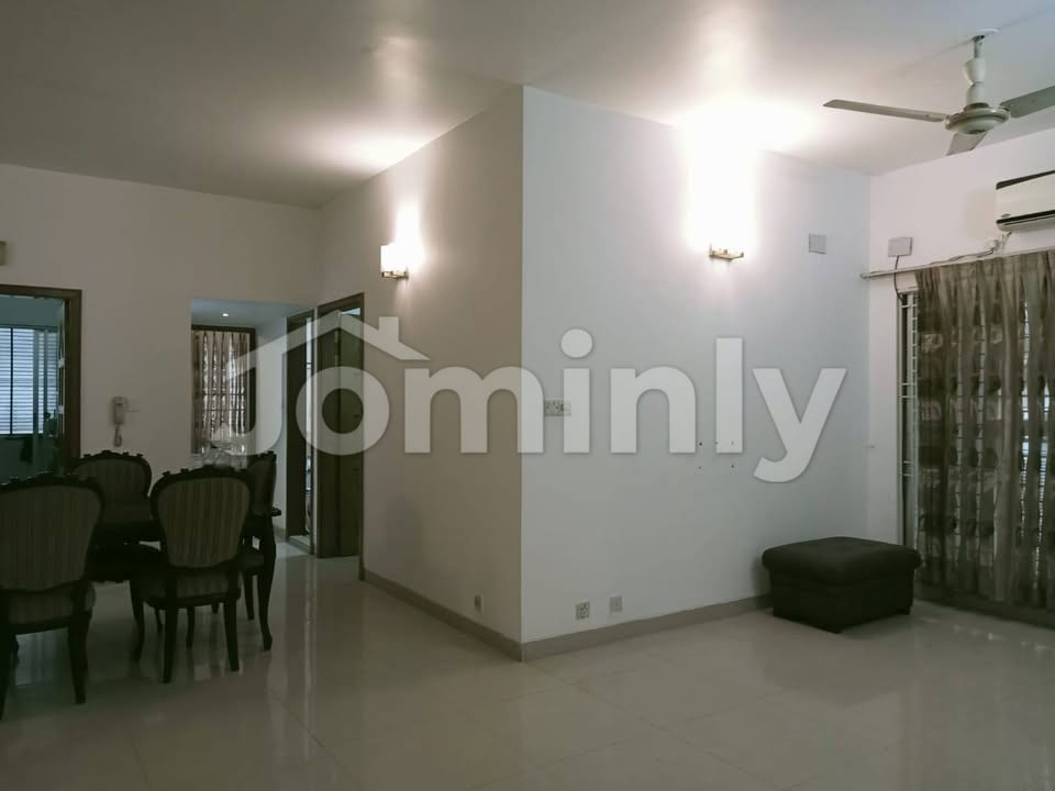 Spacious 2,000 Sft Corporate Office Space for Rent at Gulshan-1 - 4