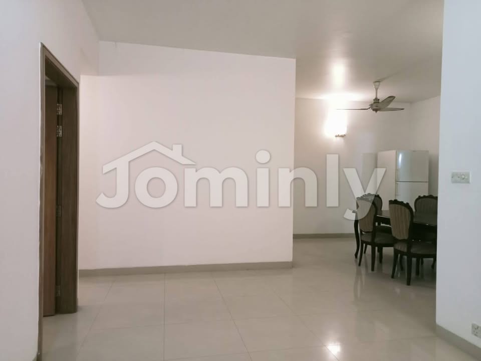 Spacious 2,000 Sft Corporate Office Space for Rent at Gulshan-1 - 5