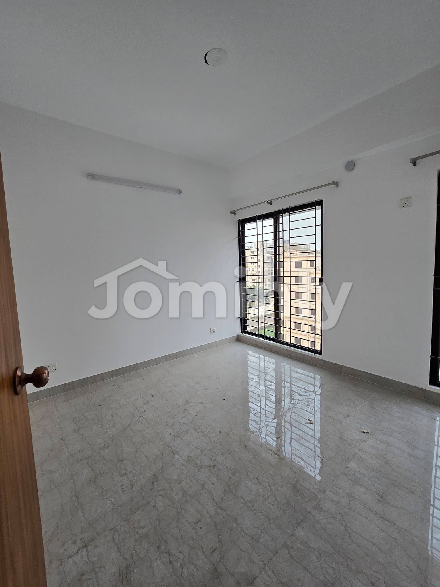 Modern 1542 Sft New Apartment for Rent in Bashundhara R/A - 5