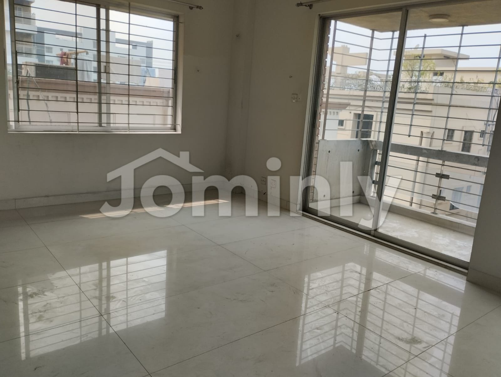 Spacious 2300 Sft Unfurnished Apartment for Rent in Banani - 5