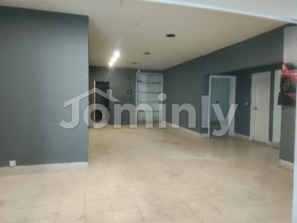 Spacious 2,400 Sft Ground Floor Space for Rent in Banani – Ideal for Showroom or Cafe