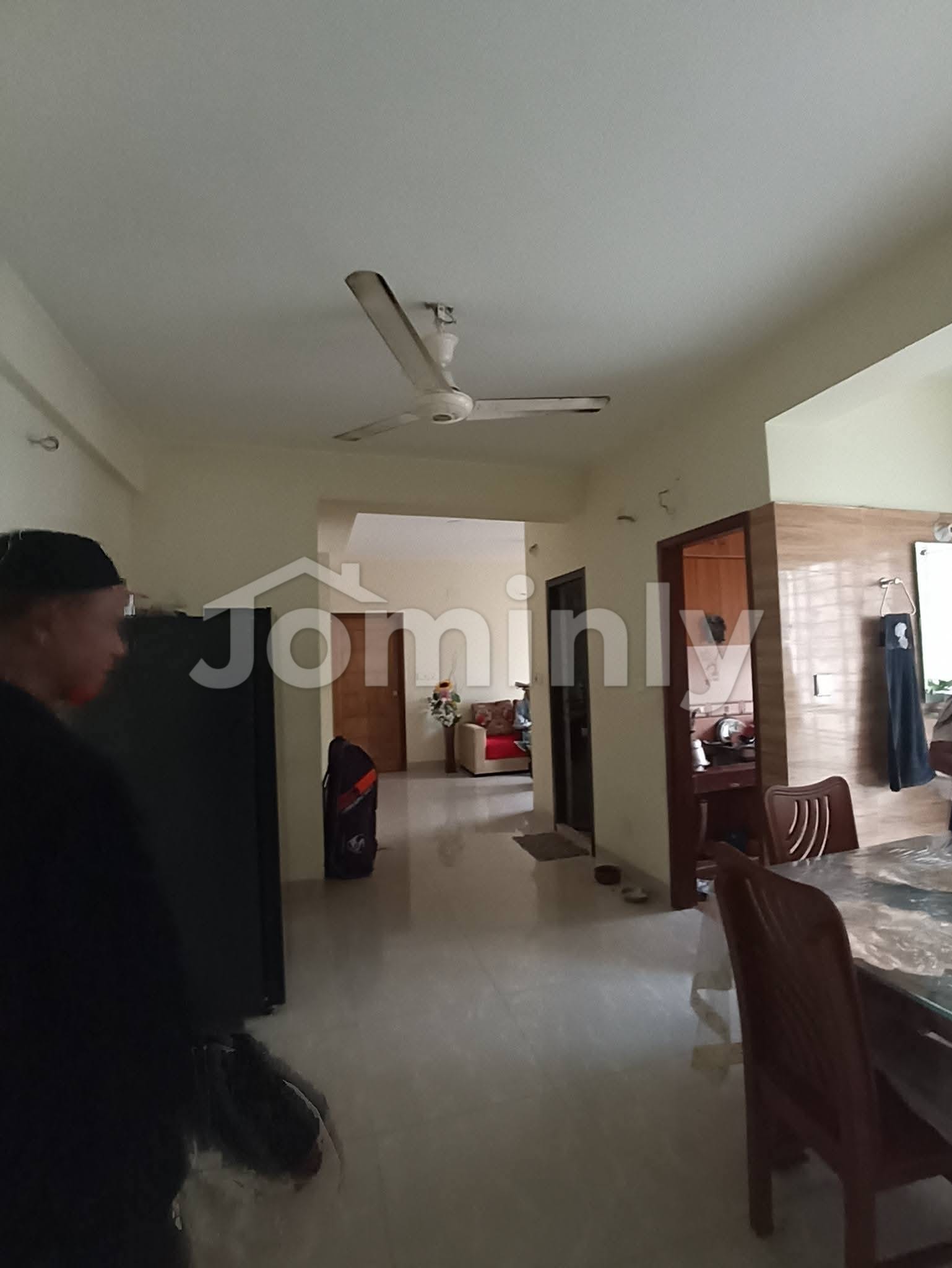 South-Facing 1200 Sft Family Apartment for Rent in Bashundhara R/A - 3