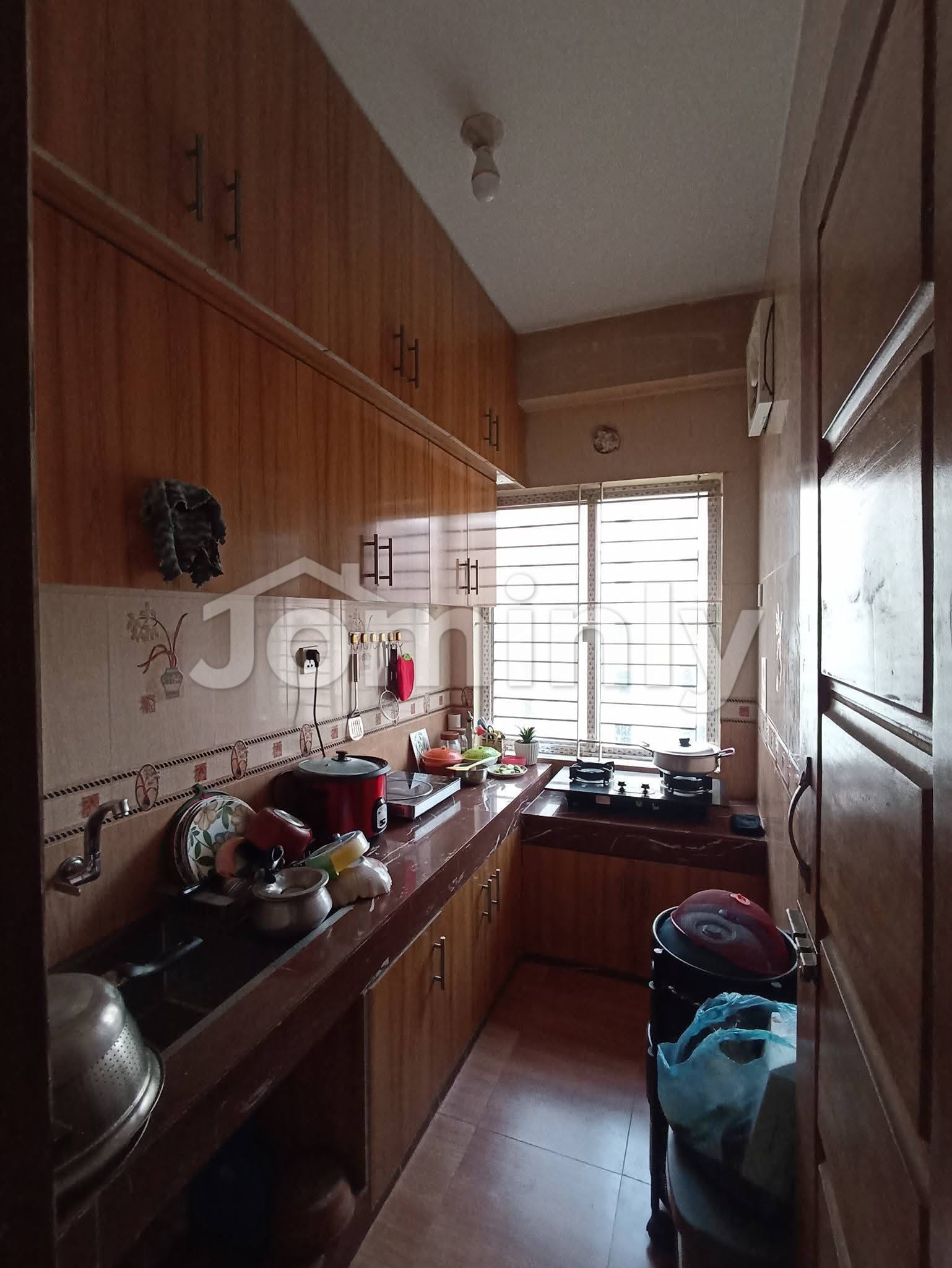 South-Facing 1200 Sft Family Apartment for Rent in Bashundhara R/A - 4
