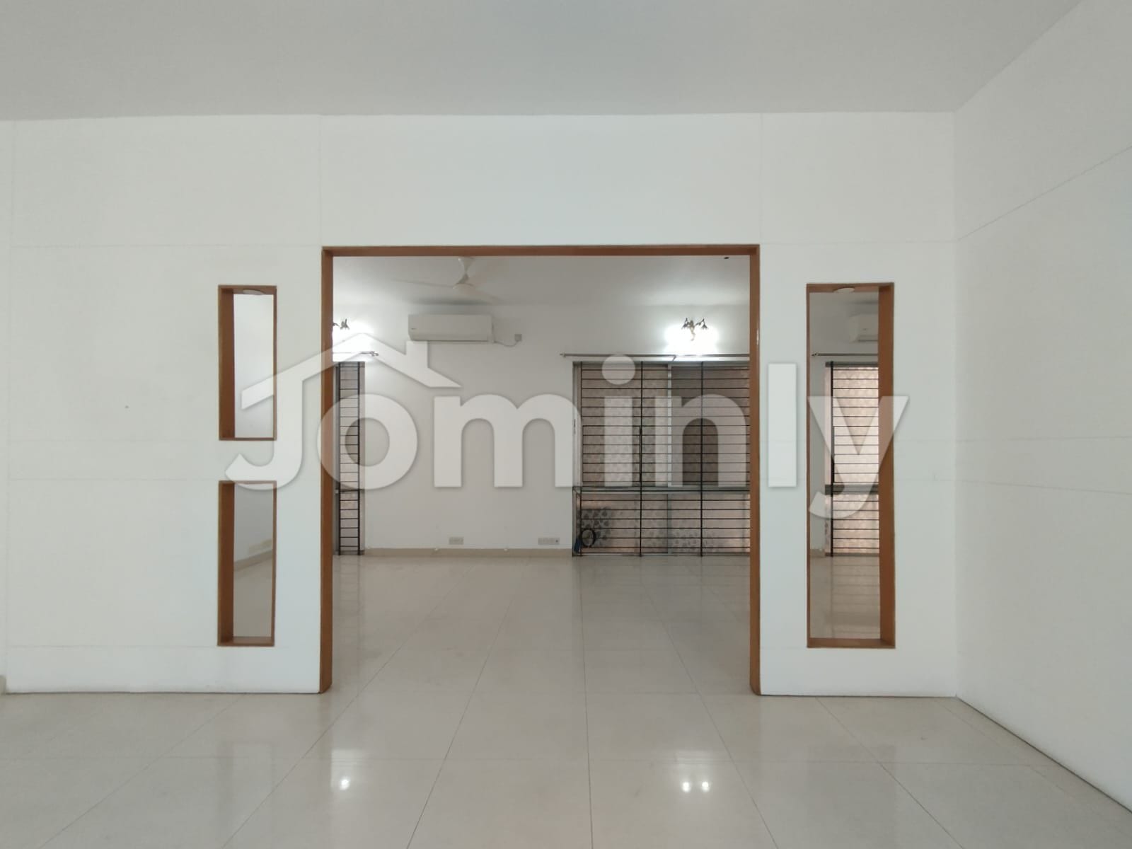 Sophisticated 2600 Sft Semi-Furnished Apartment for Rent in Baridhara - 4