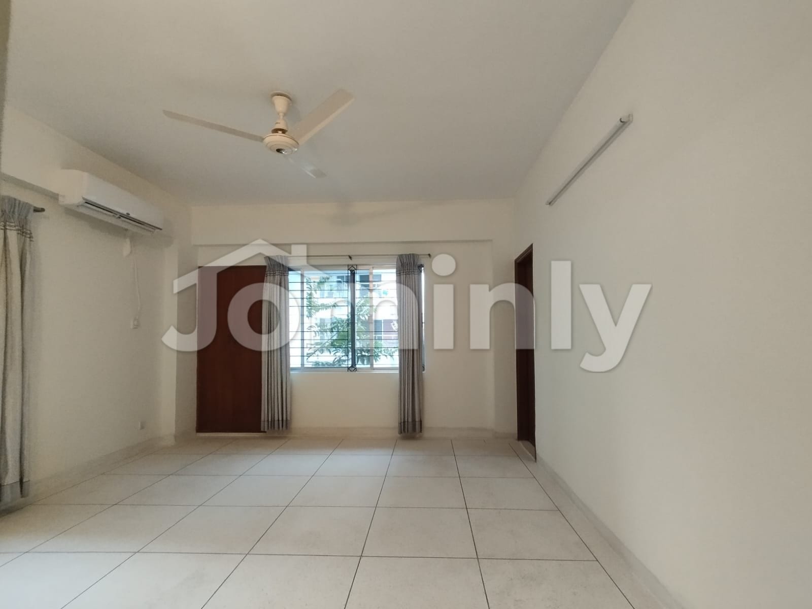 Elegant 1800 Sft Semi-Furnished Apartment for Rent in Baridhara Diplomatic Zone - 5