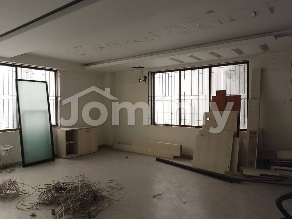 Spacious 3,400 Sft Open-Plan Corporate Office for Rent at Gulshan-1 - 4