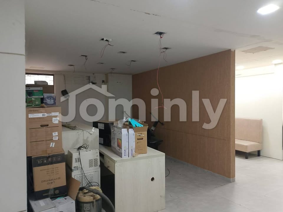 Spacious 3,400 Sft Open-Plan Corporate Office for Rent at Gulshan-1 - 5