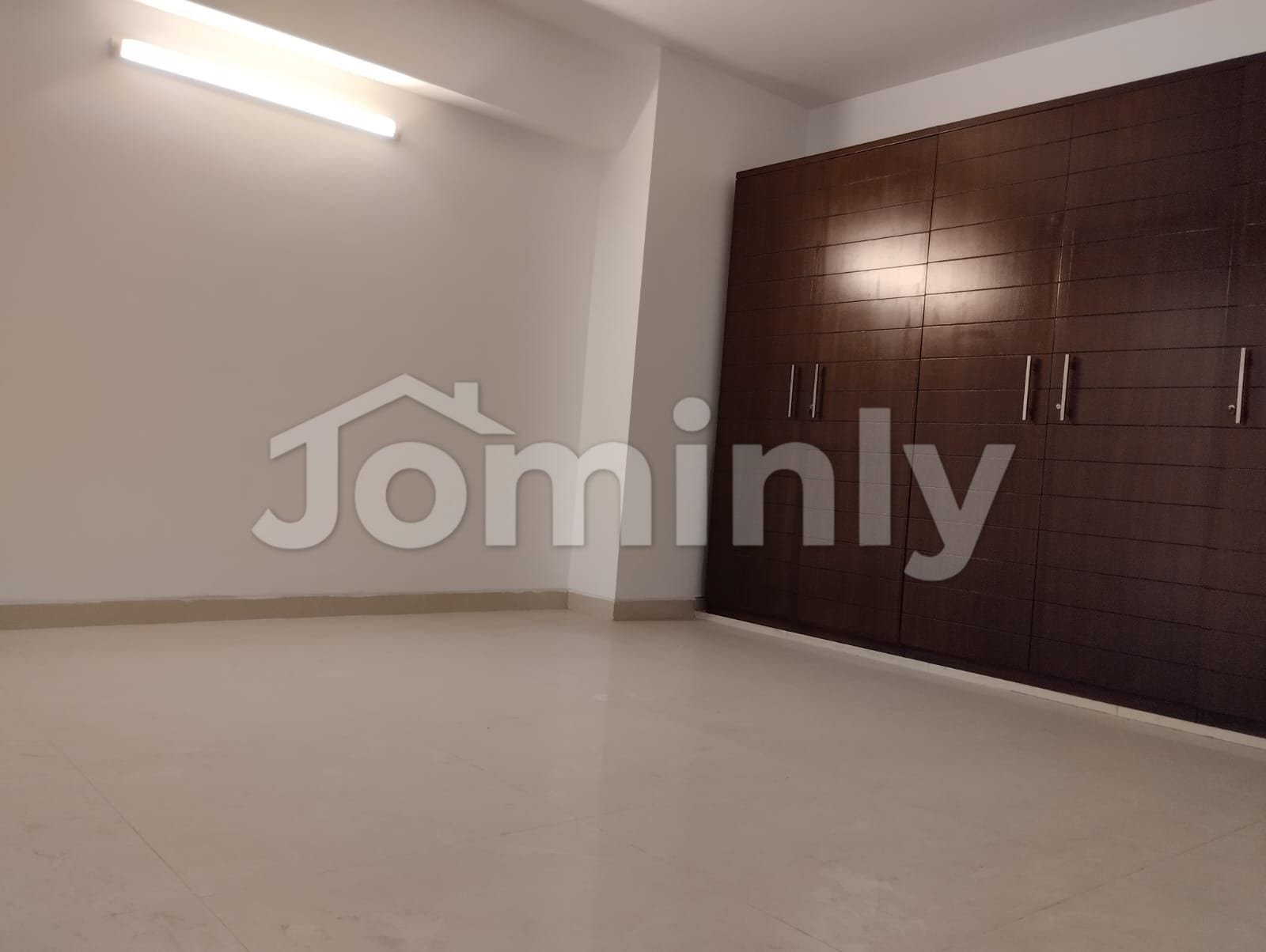 Luxurious 4000 Sft Unfurnished Apartment for Rent in Gulshan North - 4