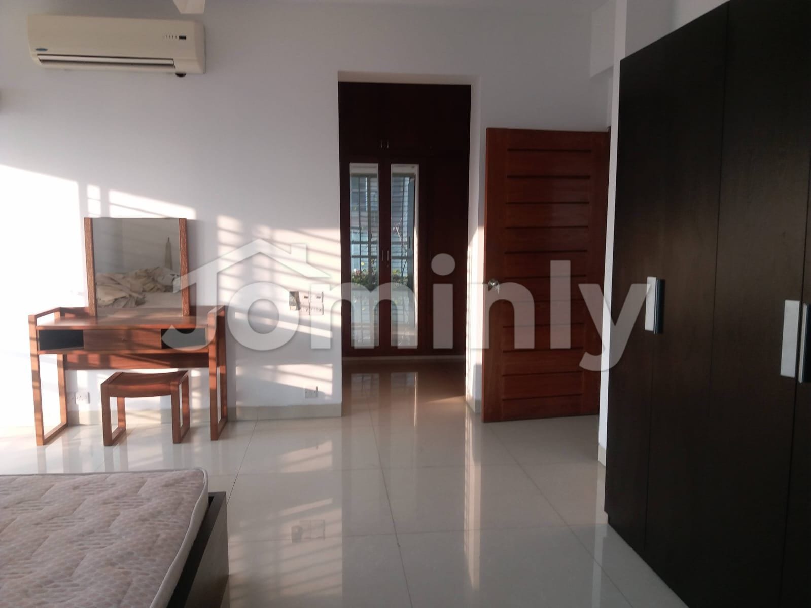 Luxurious 4000 Sft Fully Furnished Apartment for Rent in Gulshan North - 3