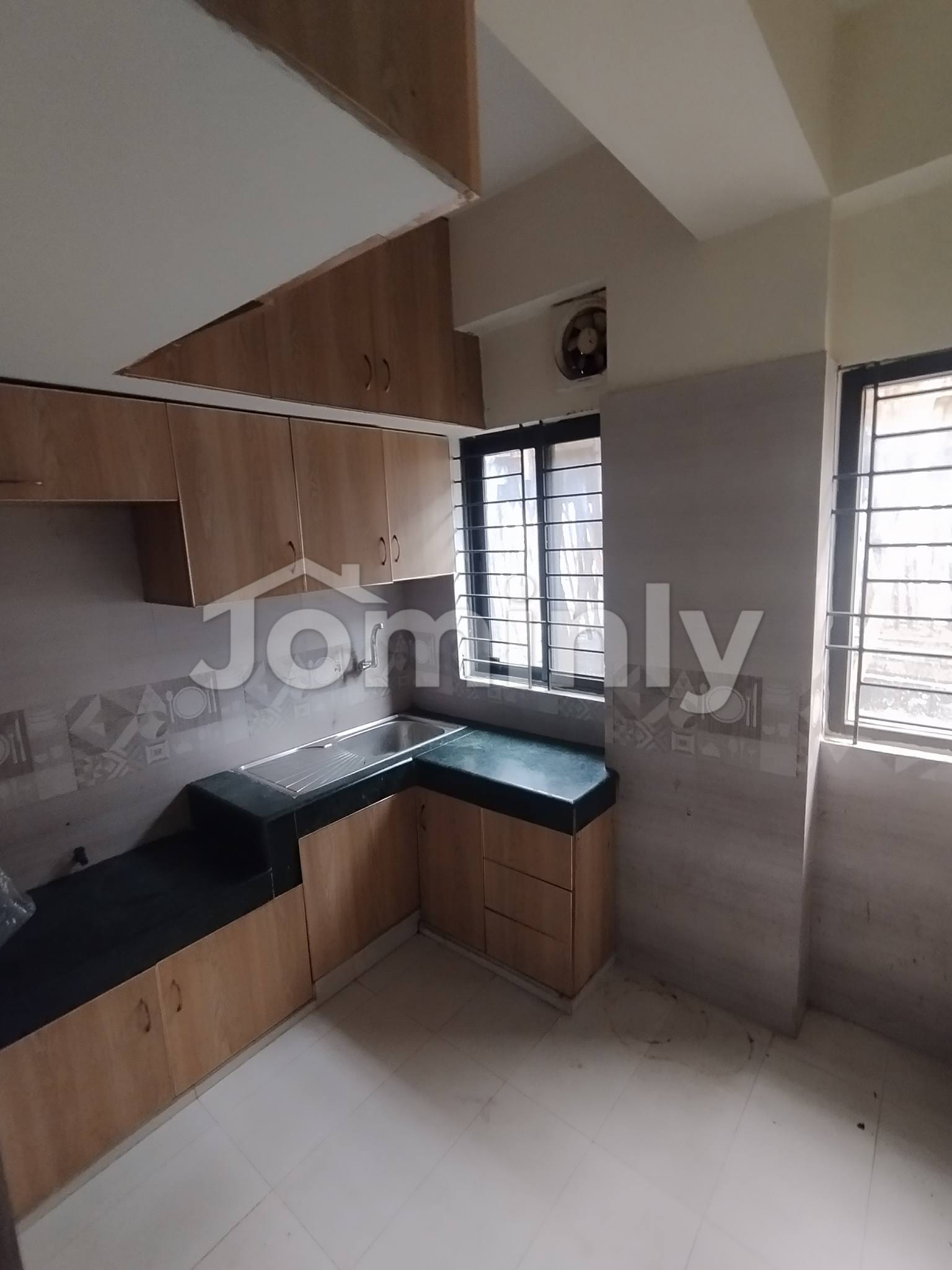 Compact 900 Sft Family Apartment for Rent in Bashundhara R/A - 3