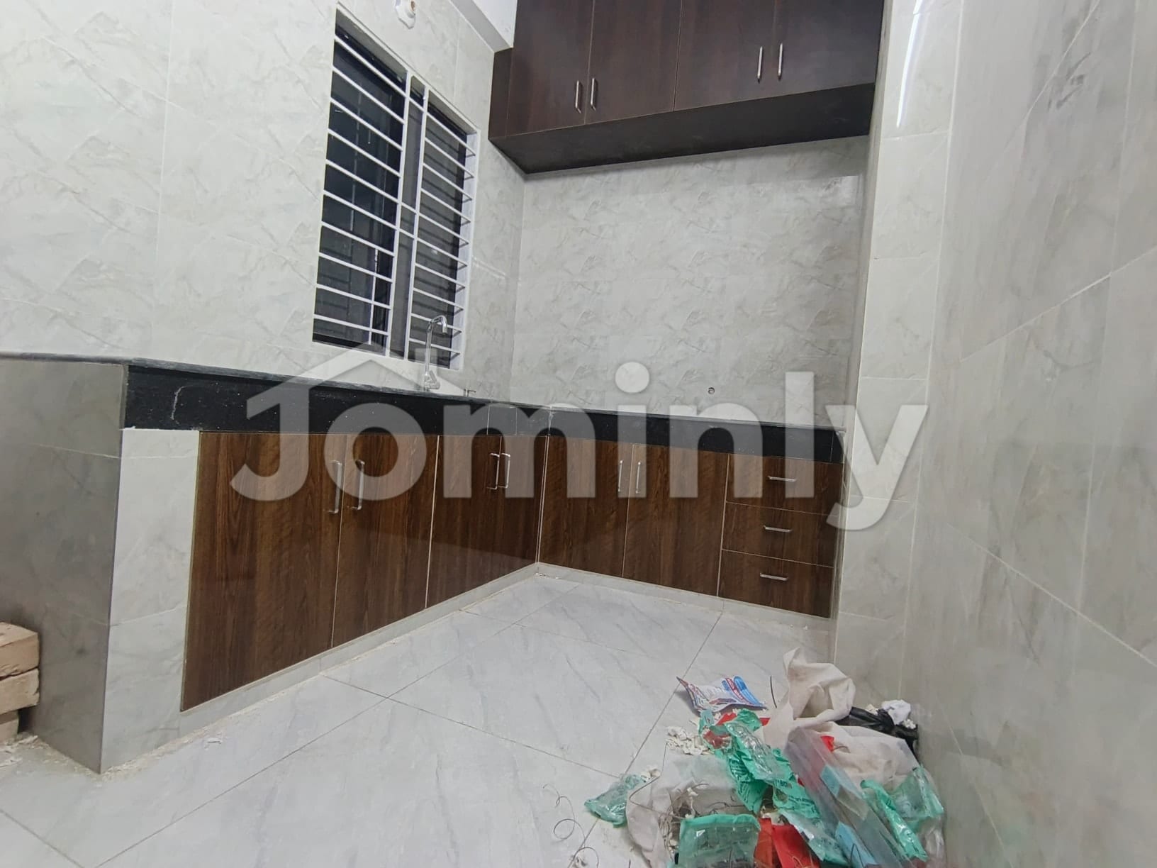 Spacious 1800 Sft Bachelor Apartment for Rent in Bashundhara R/A - 4