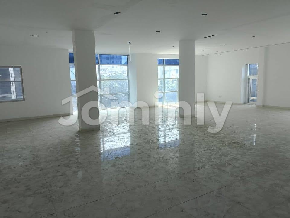 Expansive 4,000 Sft Corporate Office Space for Rent at Banani Road 11 - 2