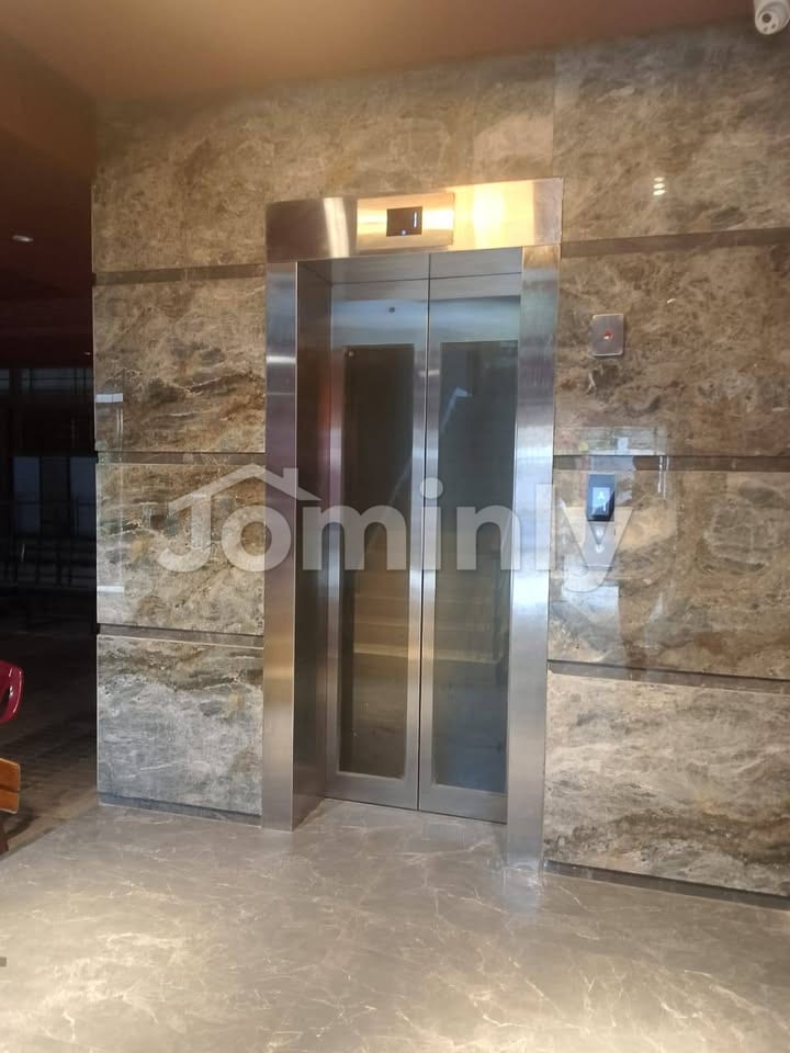 Expansive 4,000 Sft Corporate Office Space for Rent at Banani Road 11 - 5