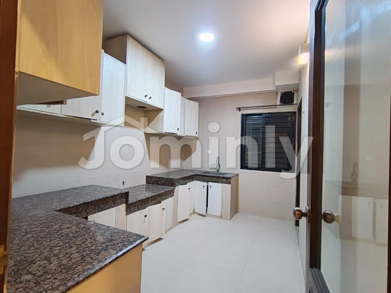Luxurious 2500 Sft Spacious Family Apartment for Rent in Bashundhara R/A - 4