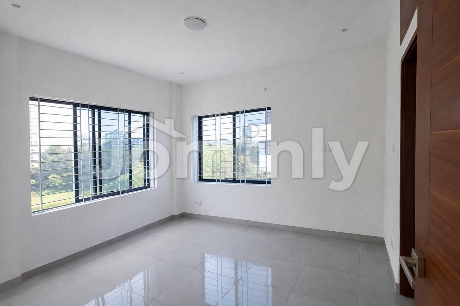 Brand New 2,300 Sft Lake View Corporate Office for Rent at Gulshan-1, Road 1 - 2