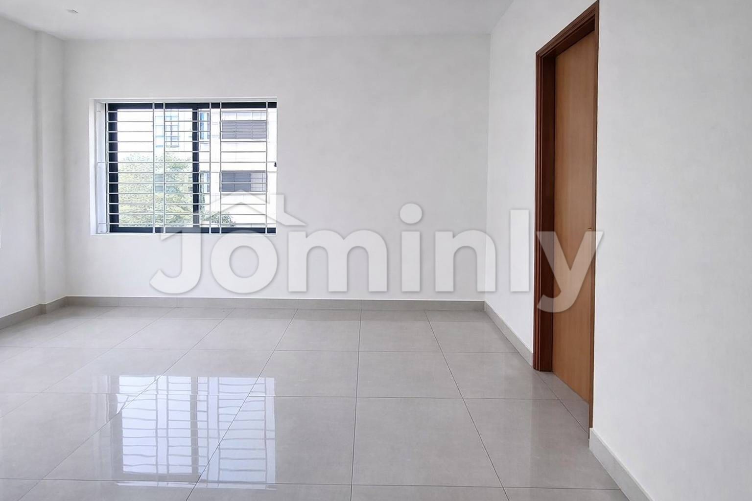 Brand New 2,300 Sft Lake View Corporate Office for Rent at Gulshan-1, Road 1 - 3