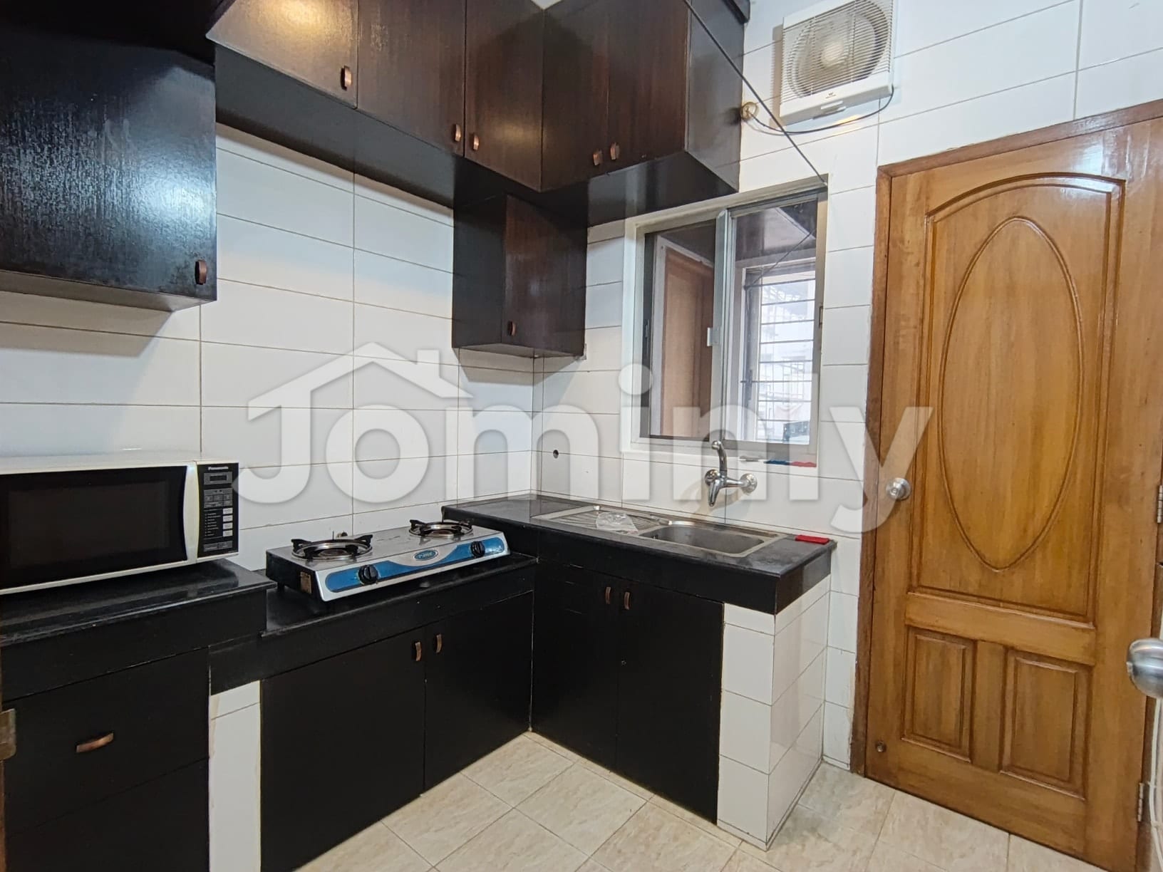 Luxurious 1400 Sft Fully Furnished Apartment for Rent in Bashundhara R/A - 2