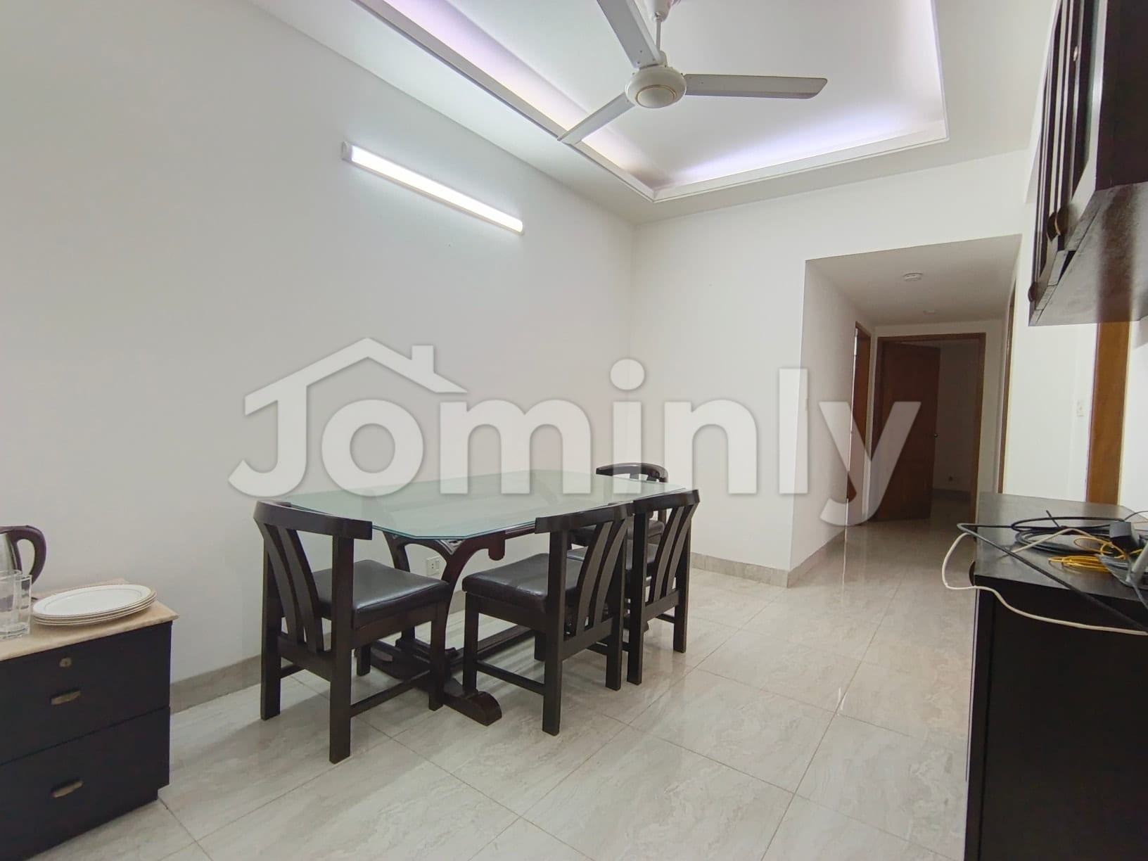 Luxurious 1400 Sft Fully Furnished Apartment for Rent in Bashundhara R/A - 3
