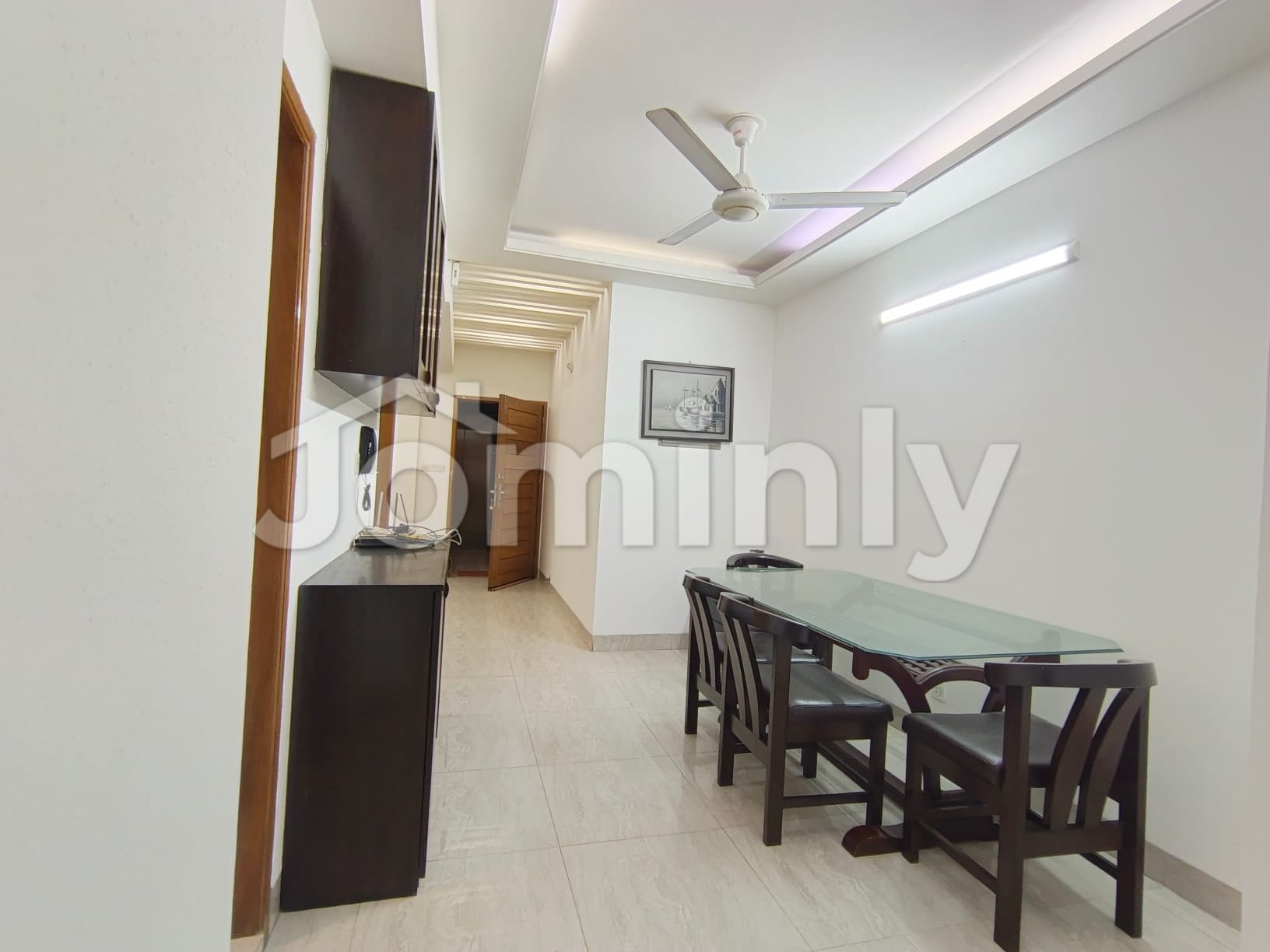 Luxurious 1400 Sft Fully Furnished Apartment for Rent in Bashundhara R/A - 4