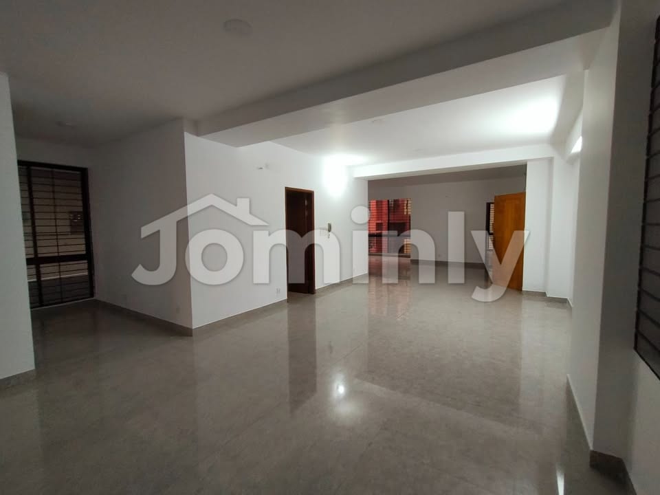 Exclusive 2100 Sft Residential Apartment for Rent in Banani Prime Location