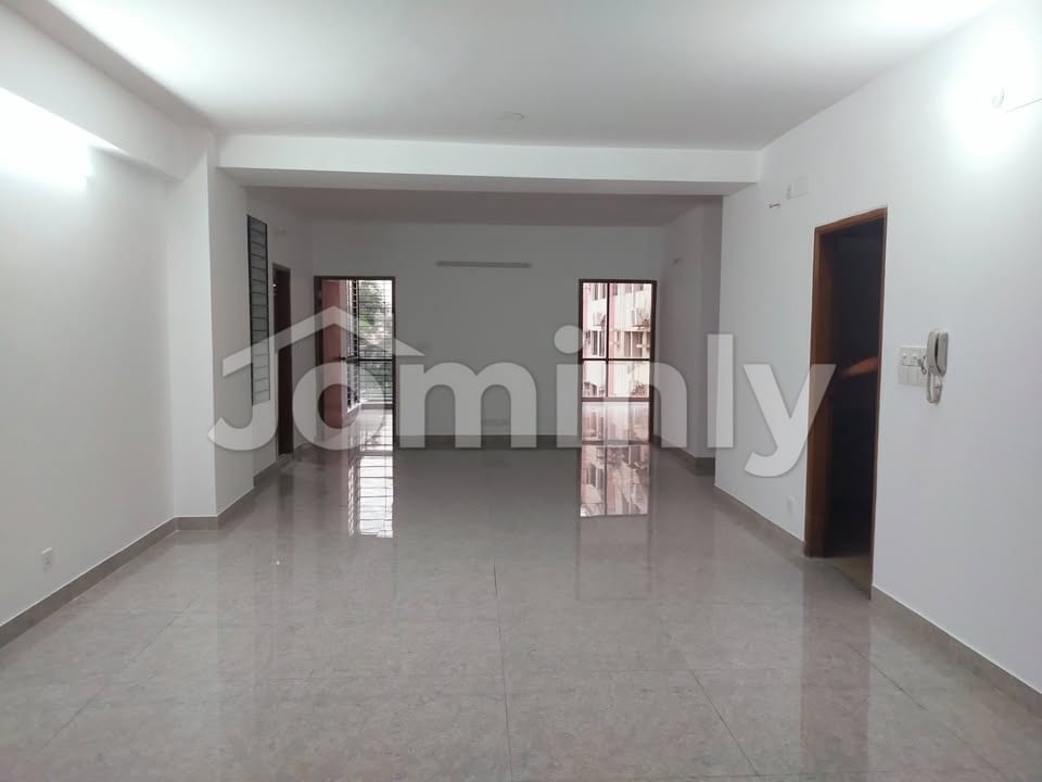Exclusive 2100 Sft Residential Apartment for Rent in Banani Prime Location - 2
