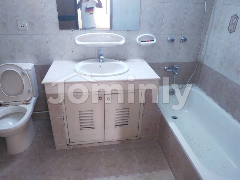 Exclusive 2100 Sft South-Facing Apartment for Rent in Banani - 2