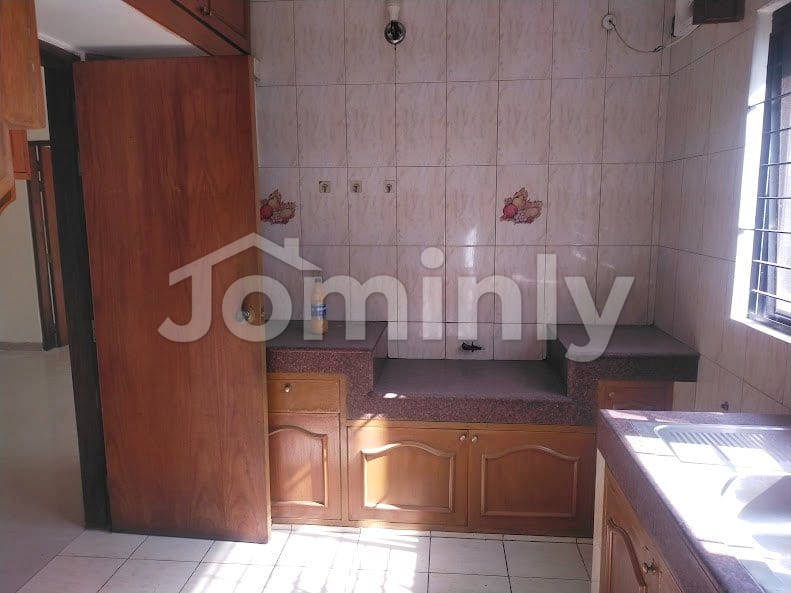 Exclusive 2100 Sft South-Facing Apartment for Rent in Banani - 4